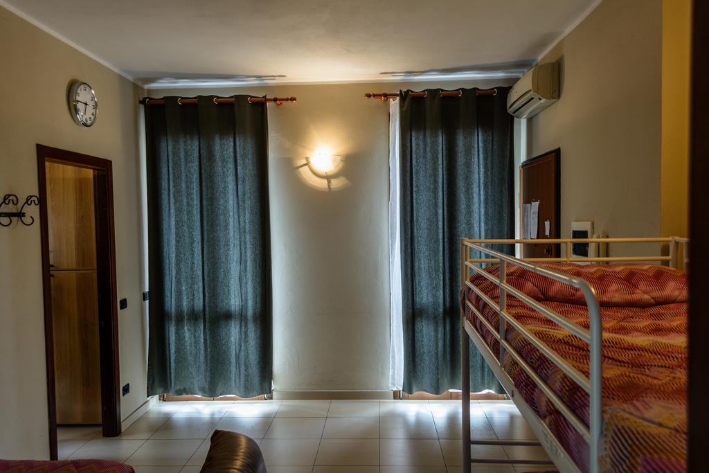Bed And Breakfast Linate Peschiera Borromeo Exterior photo