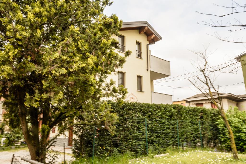 Bed And Breakfast Linate Peschiera Borromeo Exterior photo