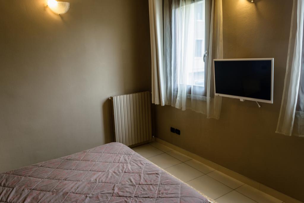 Bed And Breakfast Linate Peschiera Borromeo Exterior photo